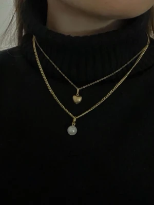 Pärlhalsband - Fint halsband mer ett pärlhänge! Längd 45-50 cm🌟Köpt från Alvaz essentials