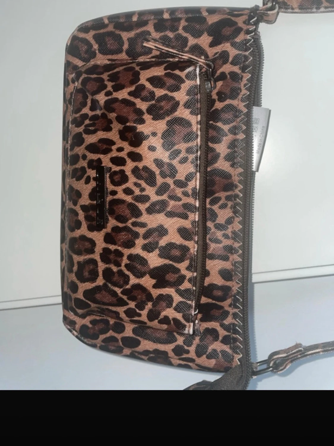 Leopardmönstrad axelväska från Don Donna - 2