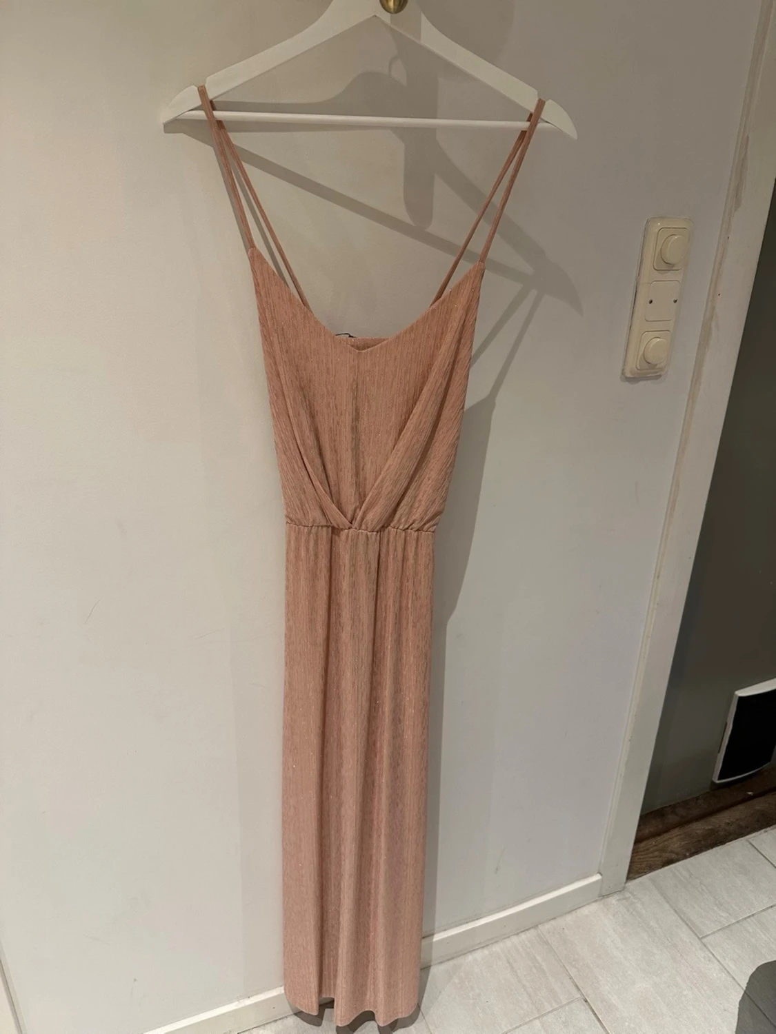 Glittrig champagneklänning Vero Moda-Ny! - 2