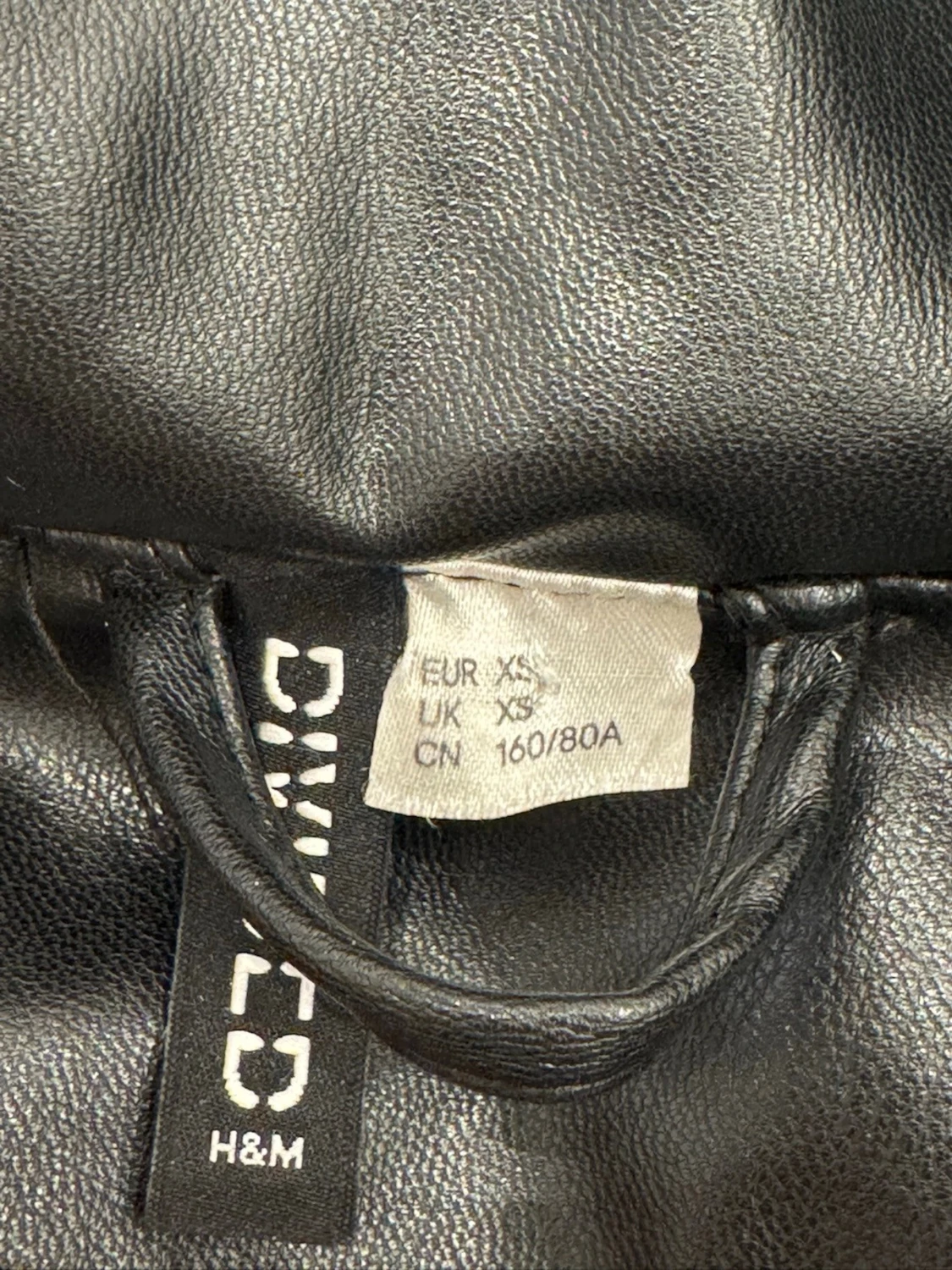 Svart pufferjacka från H&M Divided - 1