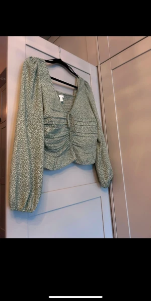 Blommig blus  - Fint skick