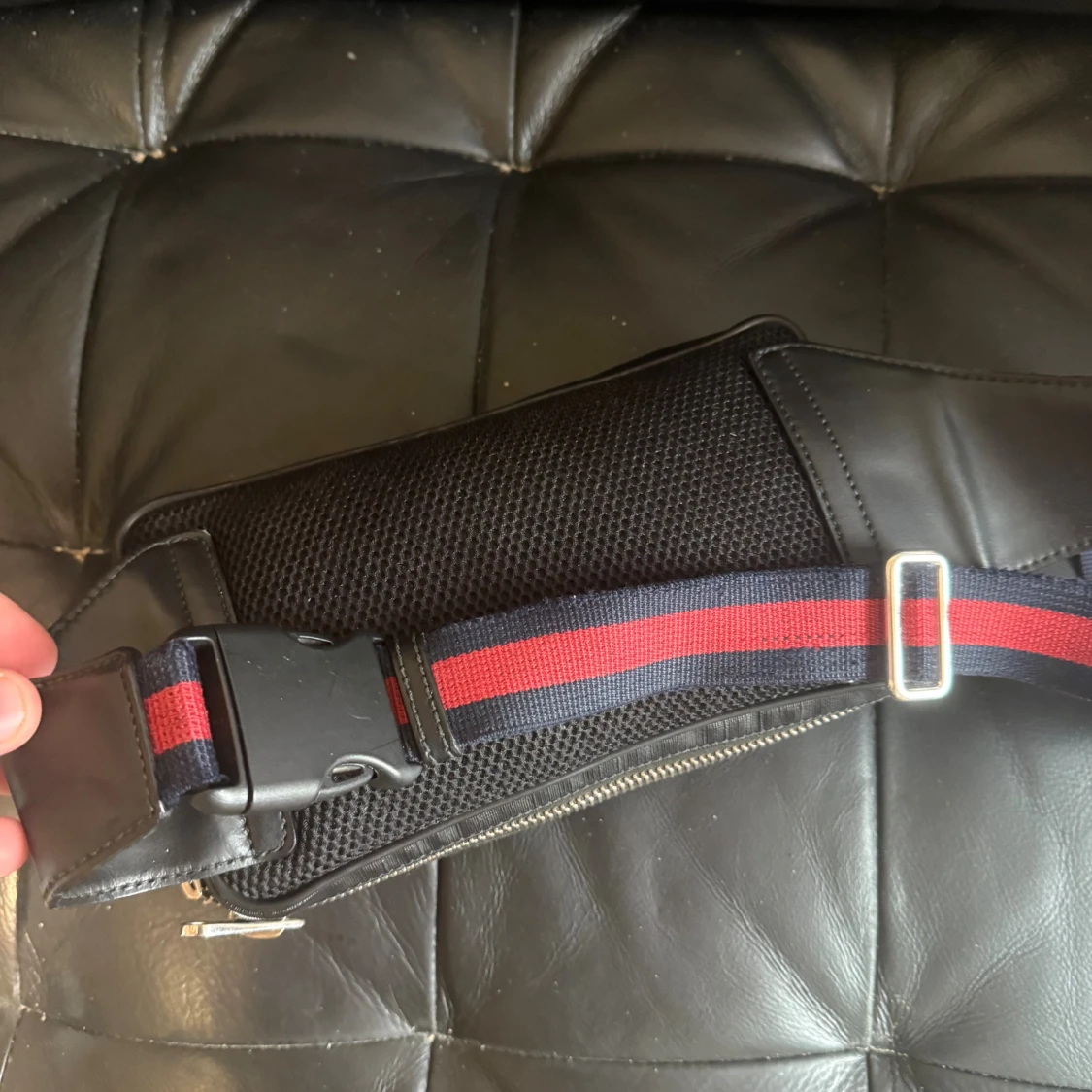 Svart midjeväska från Gucci - 2