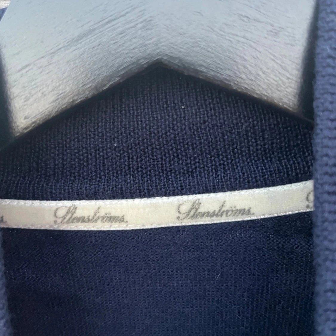 Mörkblå cardigan från Stenströms - 2