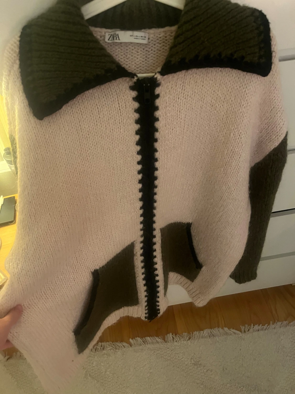 Stickad kofta med dragkedja från Zara - 5