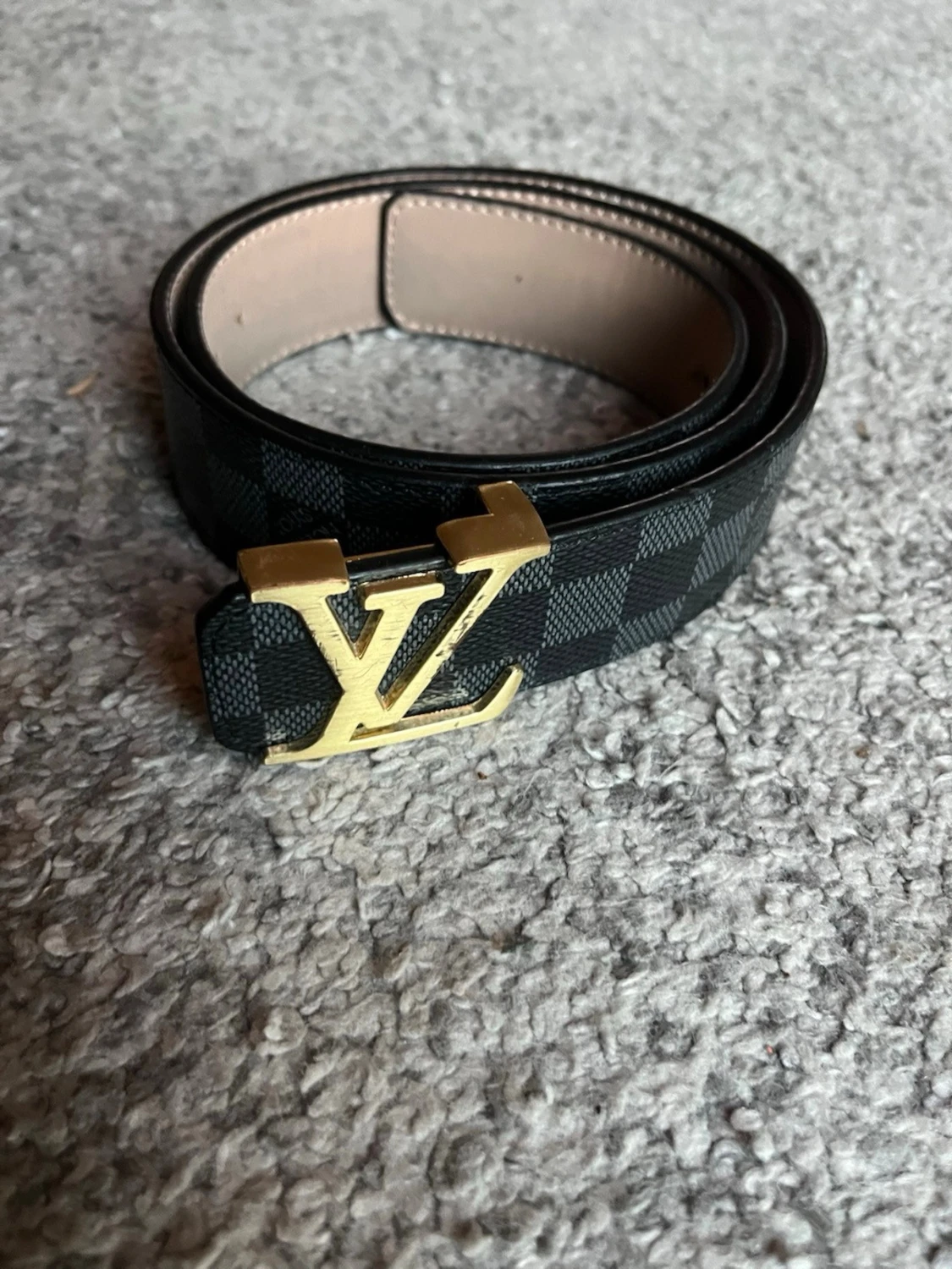 Louis Vuitton rutig svart skärp