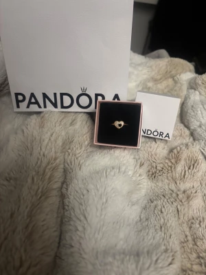 Pandora ring - Söt ring, hjärtformad 