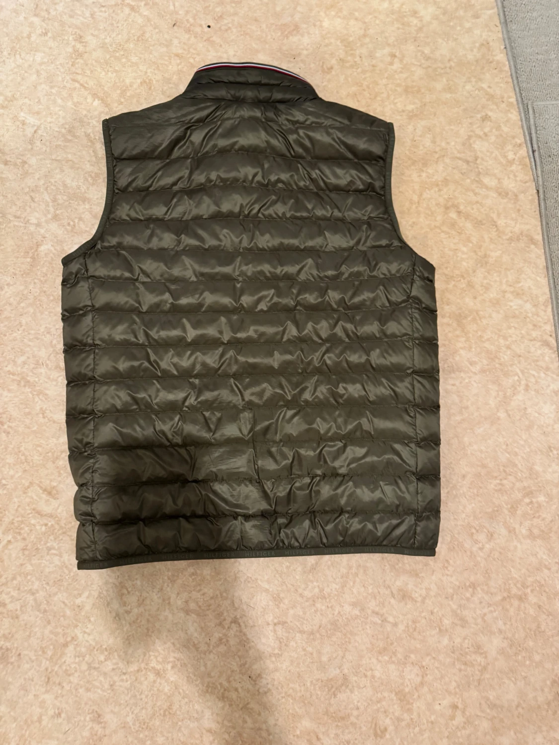 Tommy Hilfiger Väst Army Green - 1