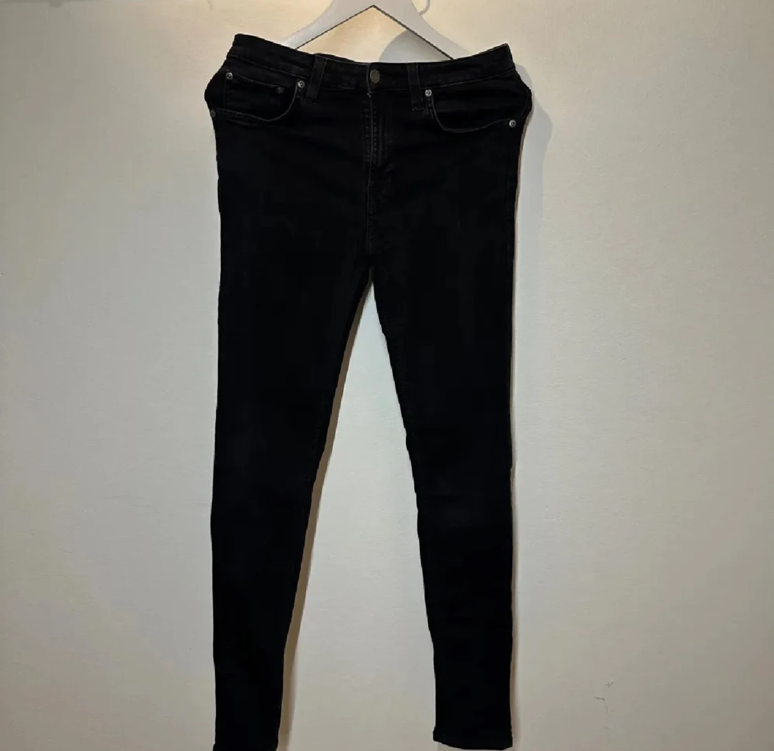 Svarta skinny jeans från Levis - 2