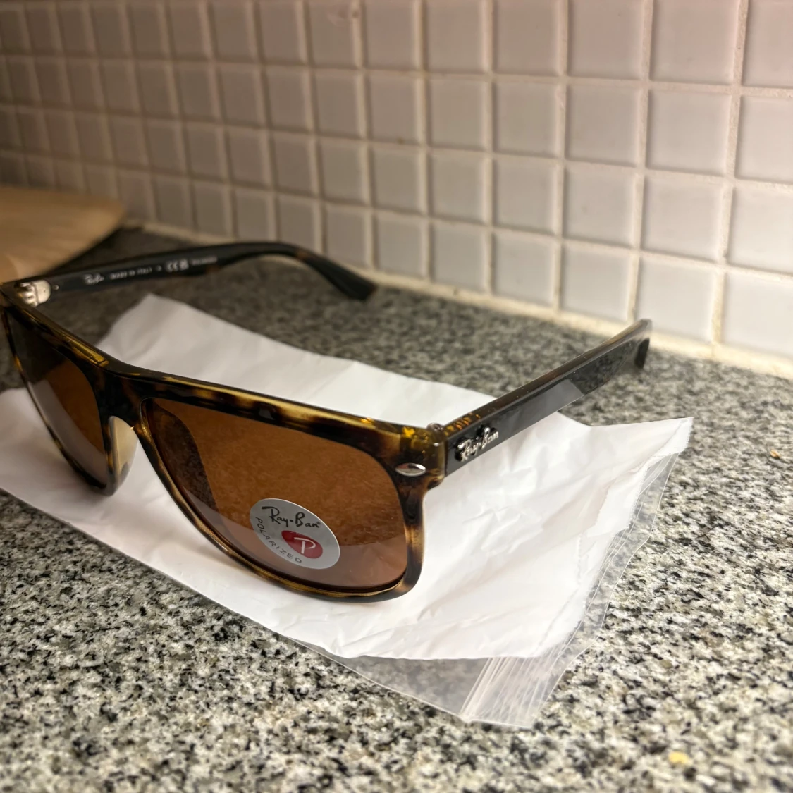 Löningserbjudande på rayban ”boyfriend” polarized - 2