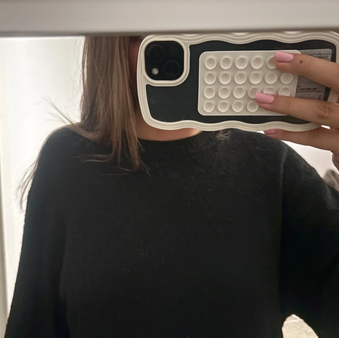 Svart stickad tröja  - 1