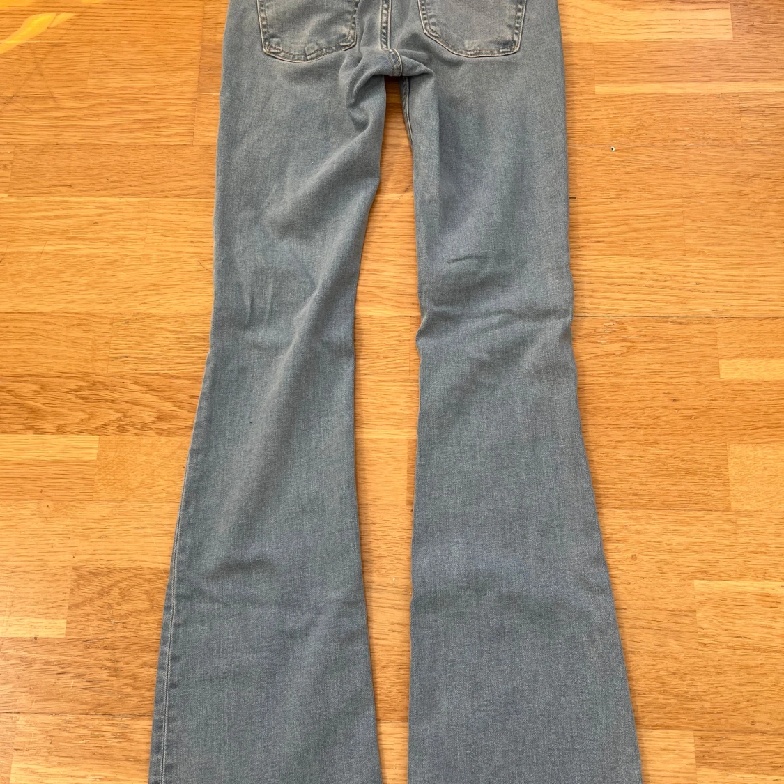 Low waist boot cut jeans - 1