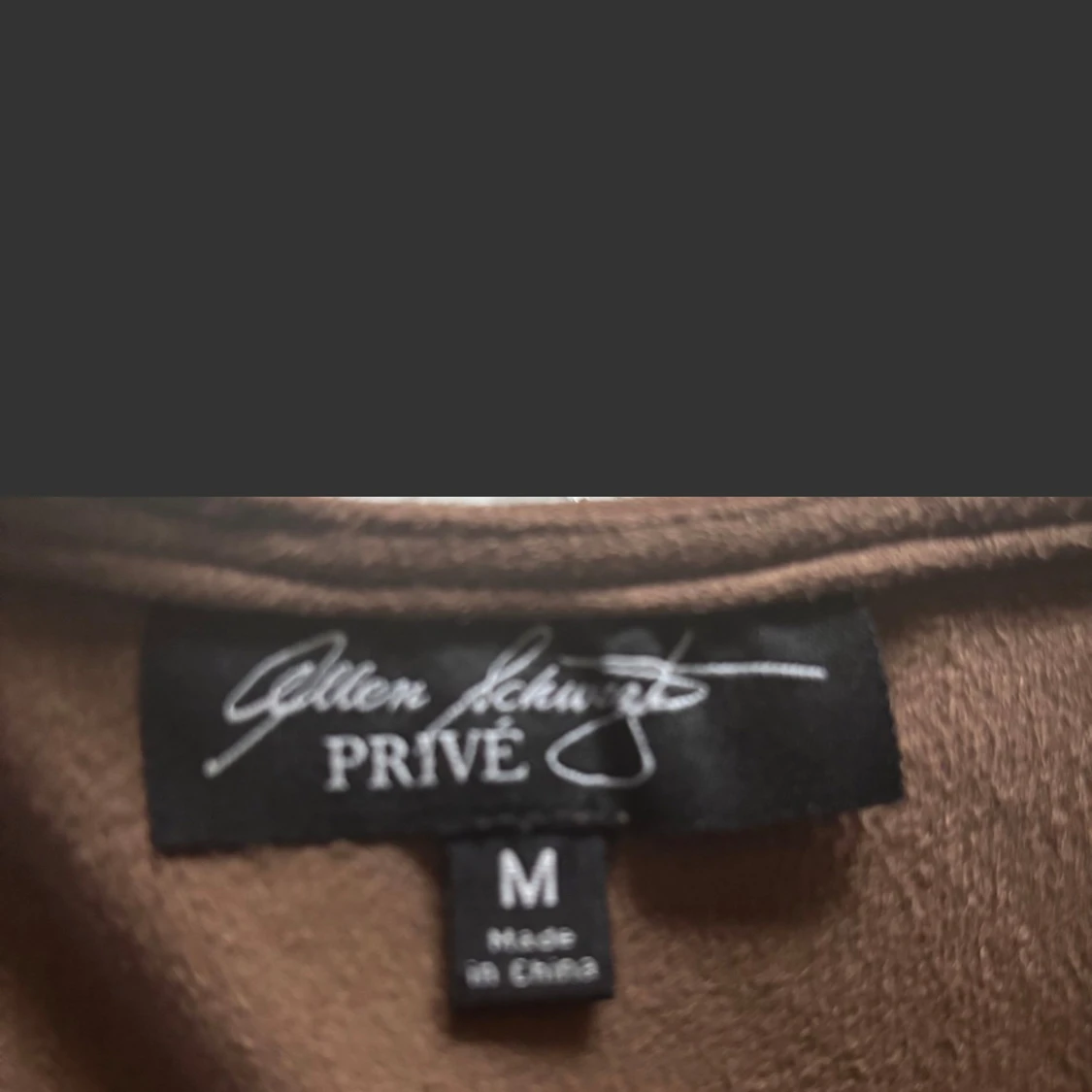 Brun kortärmad klänning med snörning - 2