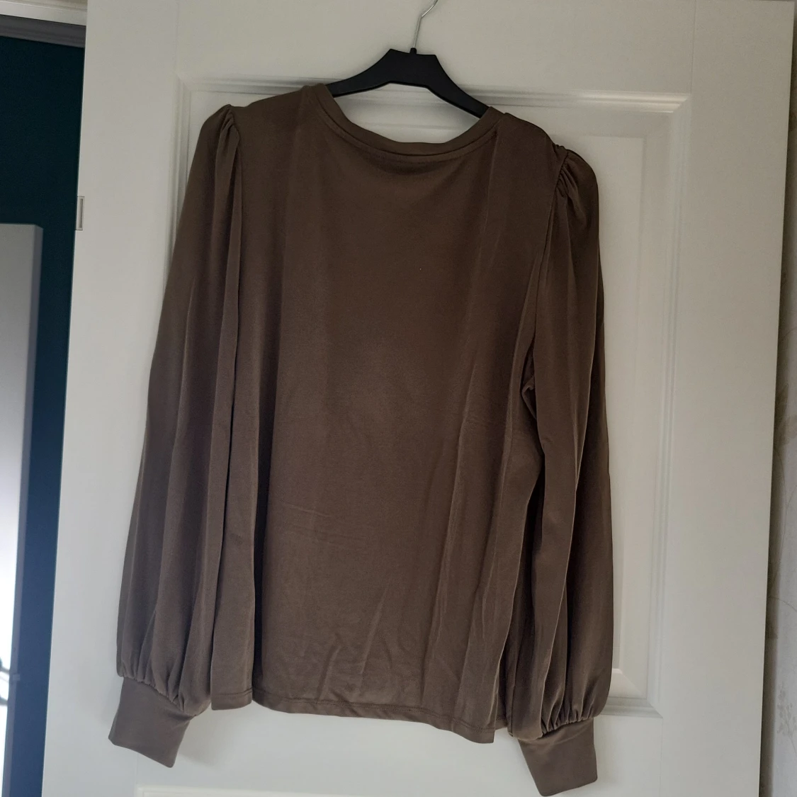 Brun v-ringad topp från Object - 1