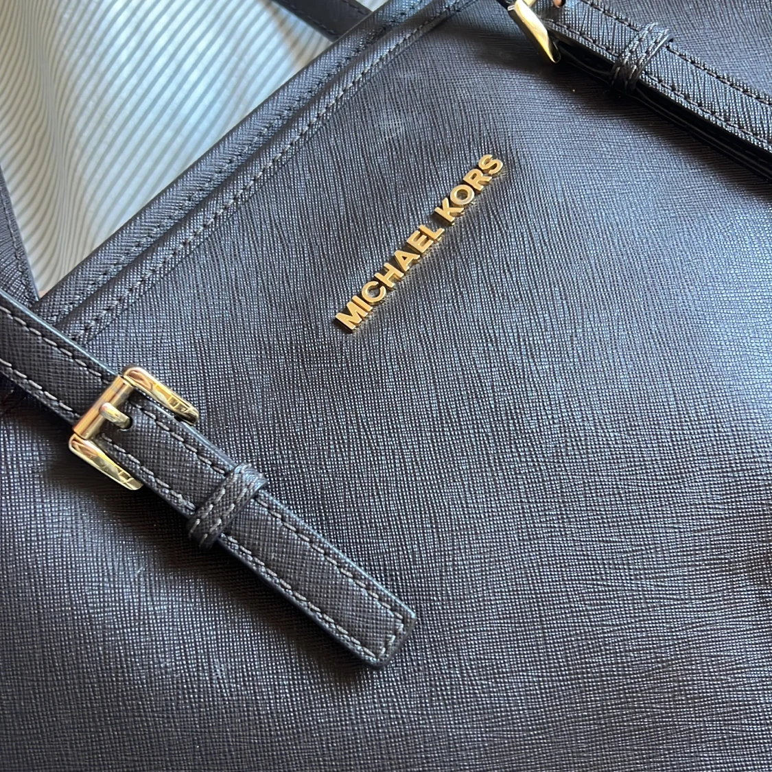 Chokladbrun Michael Kors axelväska i skinn - 1