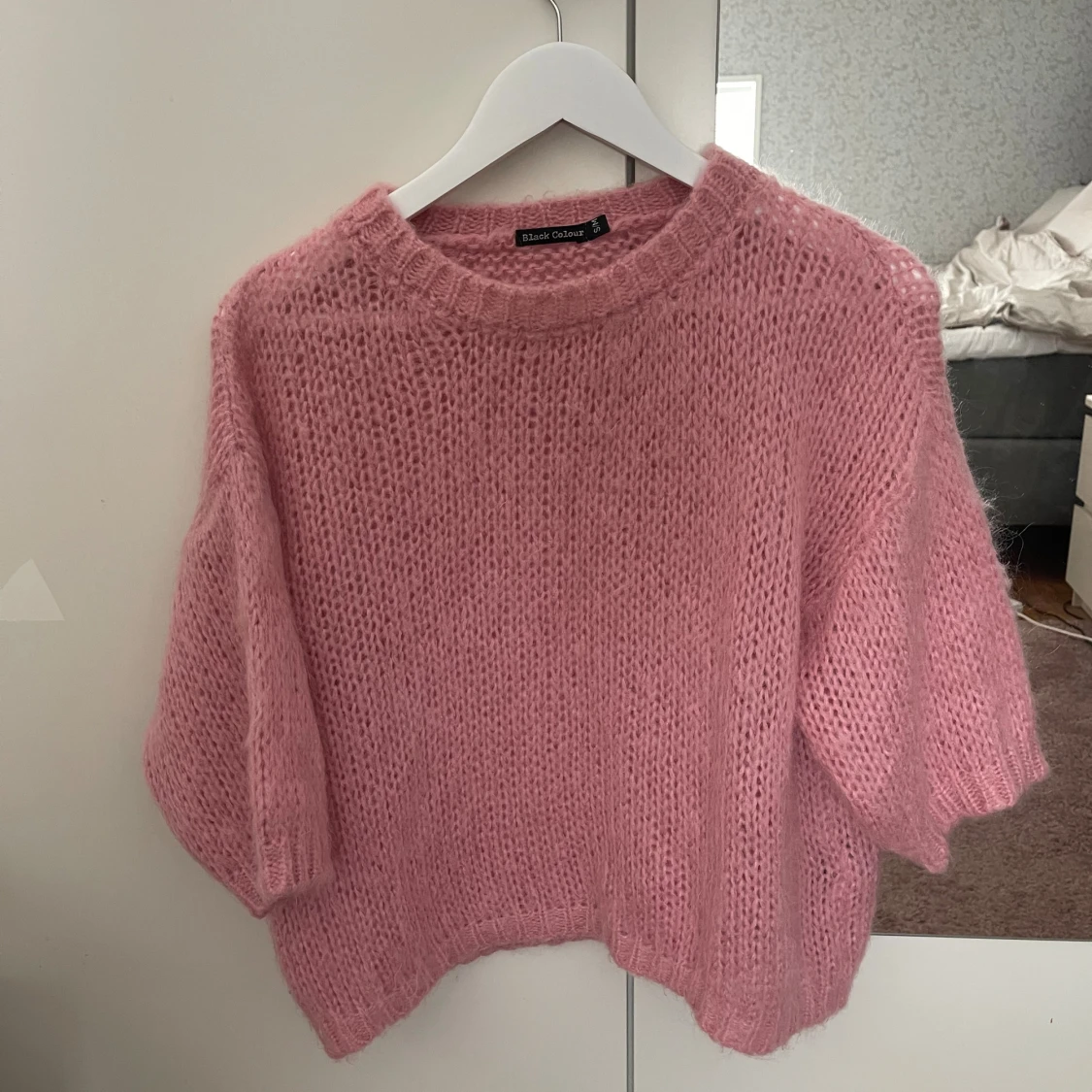 Rosa stickad tröja från Black Colour