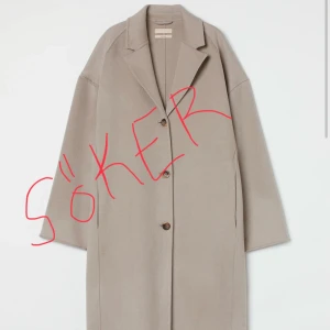 H&M premium selection ullkappa  - Söker denna H&M premium selection ullkappa. I storlek XS. Skriv om ni har och är intresserade av att sälja🫶🏼💕