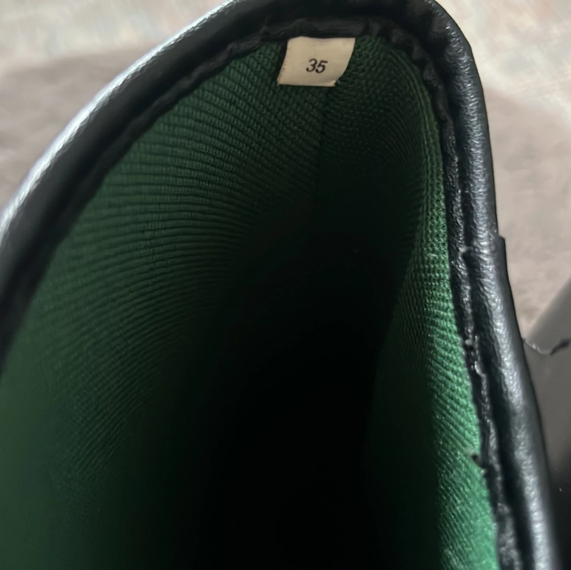 Svarta höga stövlar från Crw, strl 35 hööks - 1