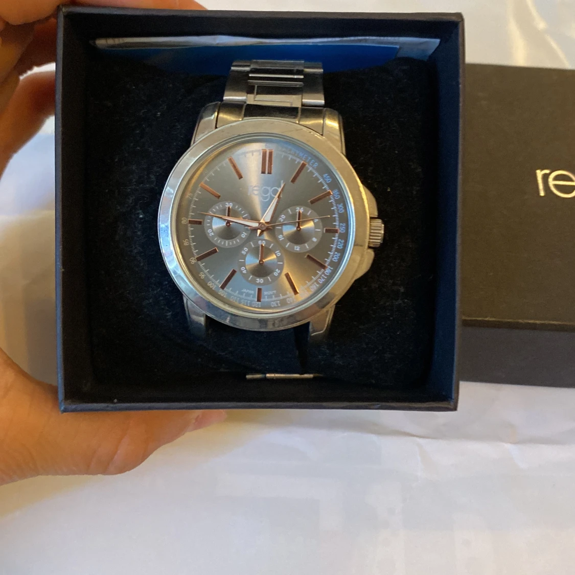 Silverfärgad klocka från Regal - 1