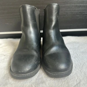 Svarta ridskor  - Fint skick