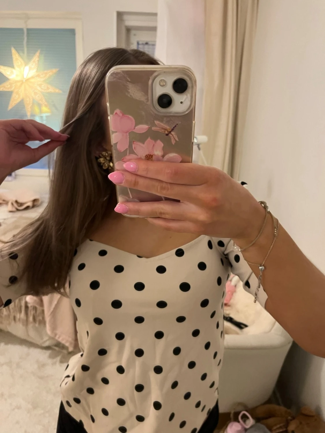 Vit prickig topp med puffärm - 1