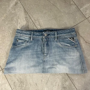 Blå jeanskjol från Replay - Jätte snygg kjol från reeplay