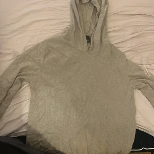 Beige hoodie med huva - Snygg hoodie från Oscar jacobson kasmhir .