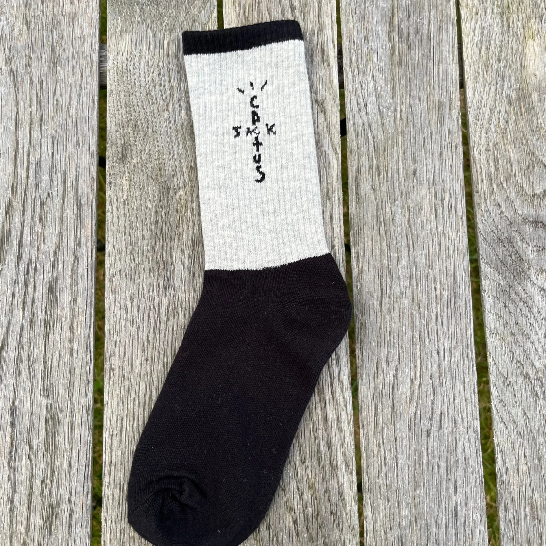 Svarta och grå Travis Scoot strumpor - 2