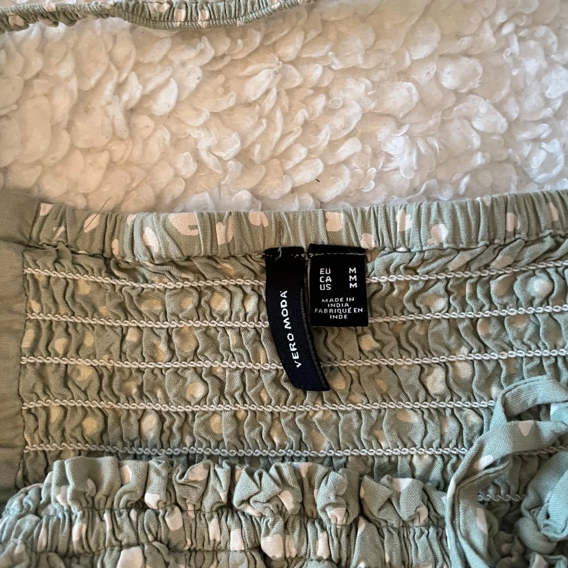 Grön blus med vita prickar Vero Moda - 2