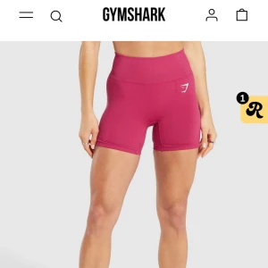 GYM SHORTS  - Ett par shorts i stl xs, de sitter as bra men säljer för måste ränsa min garderob🤍