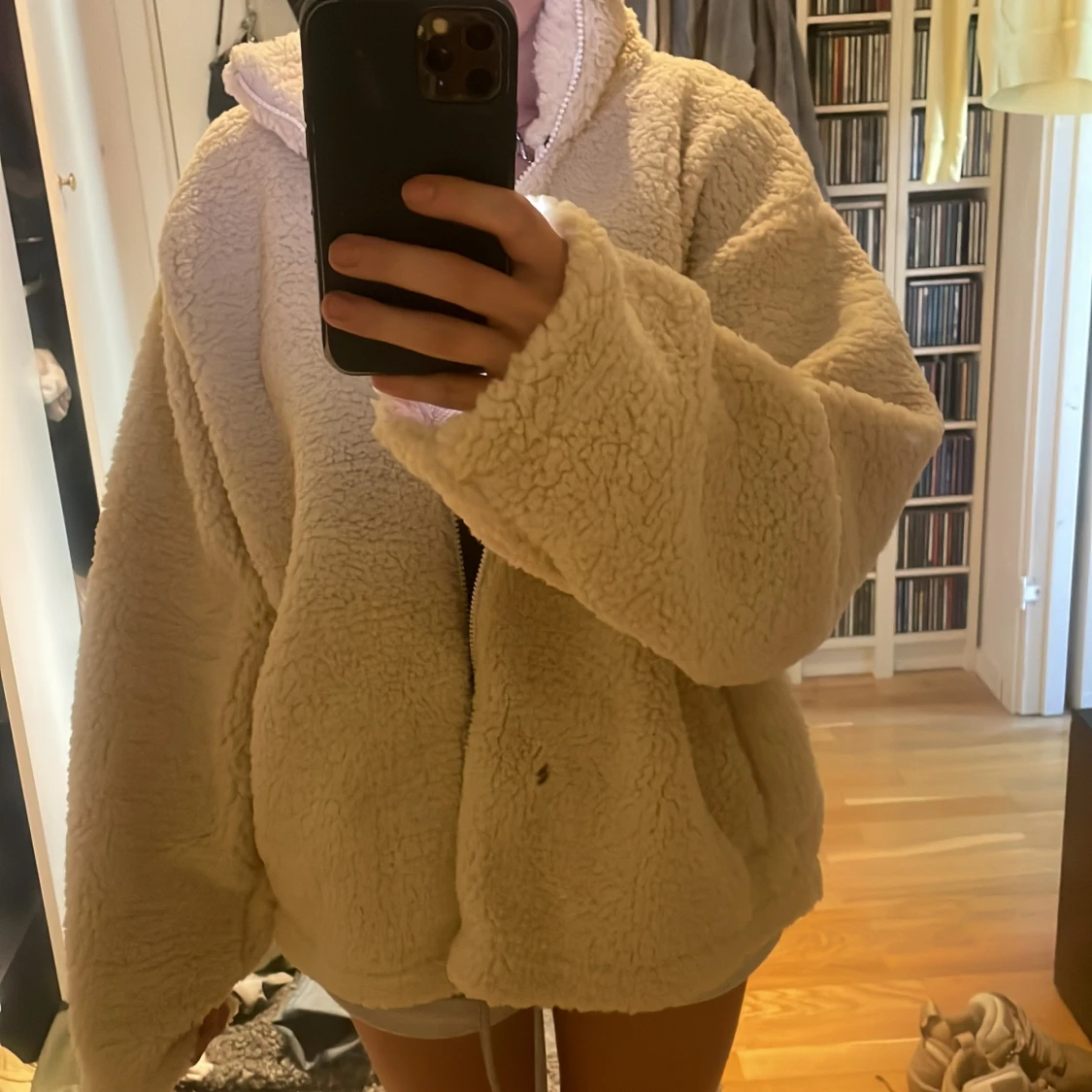 Beige teddyjacka med dragkedja