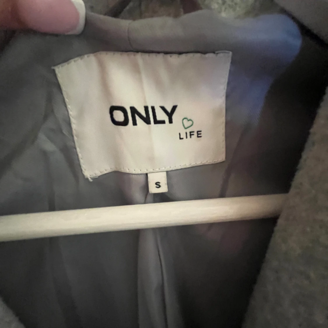 Ljusgrå omlottjacka från ONLY - 2