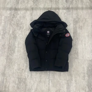 Canada goose jacka - Det är en jätte fet jacka.