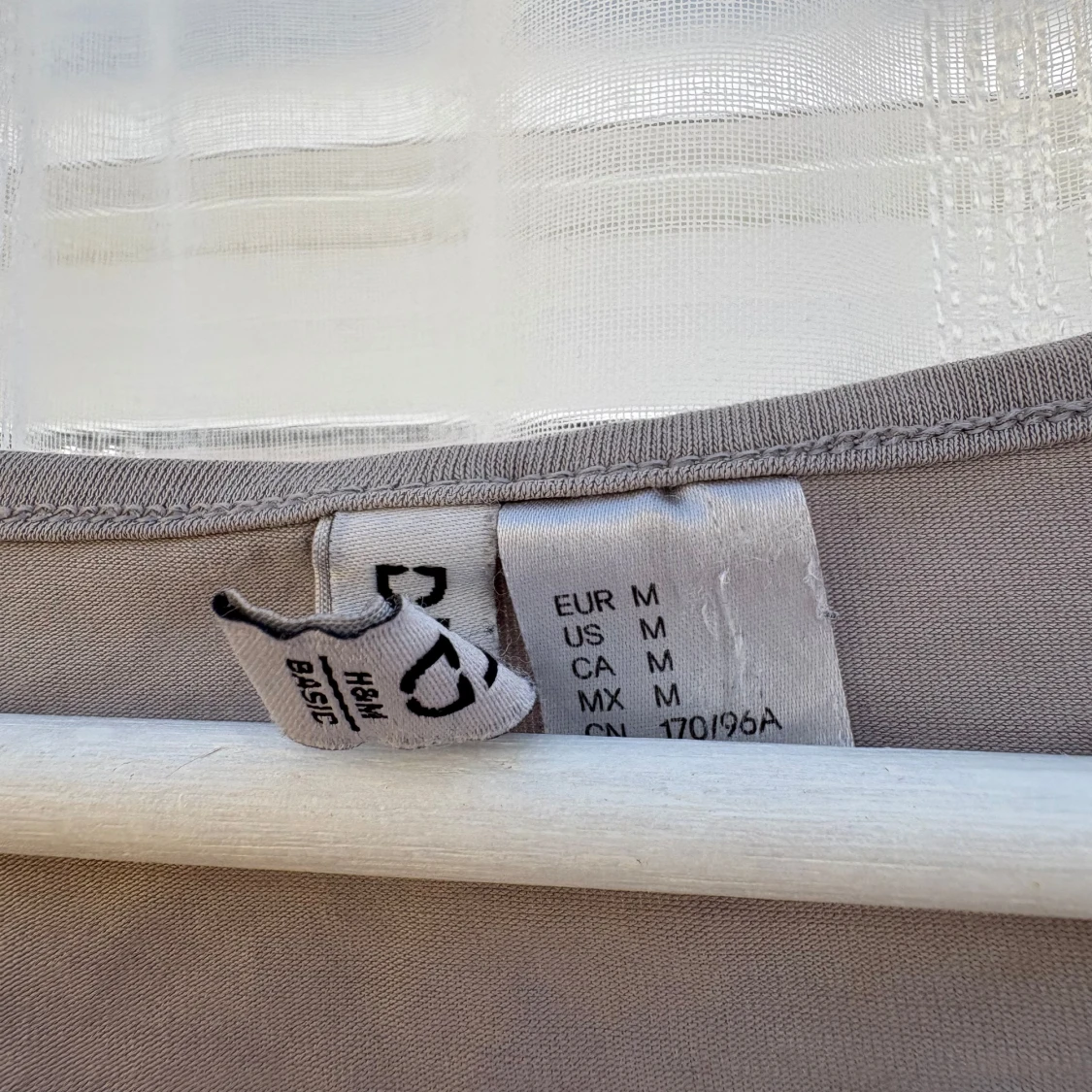 Beige croppad topp från H&M - 1