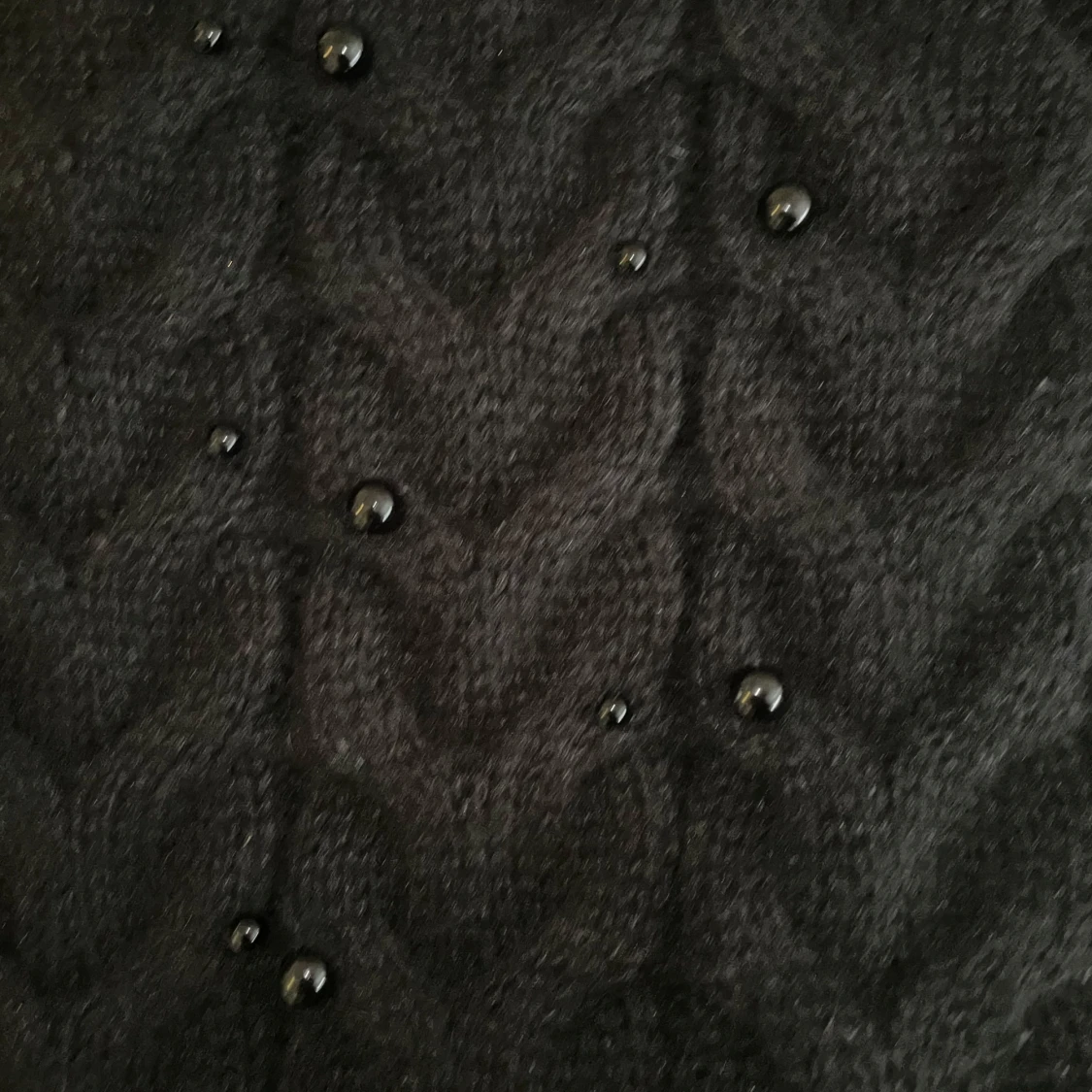 Svart stickad tröja med pärlor från Zara - 2