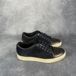 Lanvin DBB1 - Skick: 8/10. | Ingår: Bara Skorna. | Nypris: +- 7000 SEK. | Storleken är UK7. | Ni hittar mer på thegrandcloset.com