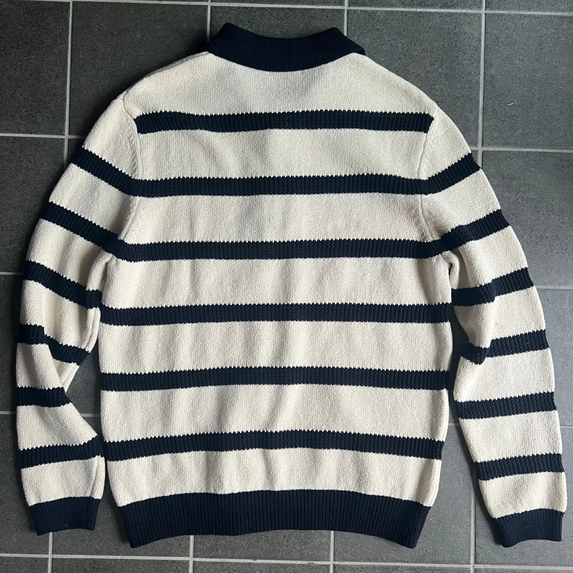 Randig pikétröja från Zara i marinblått - 1