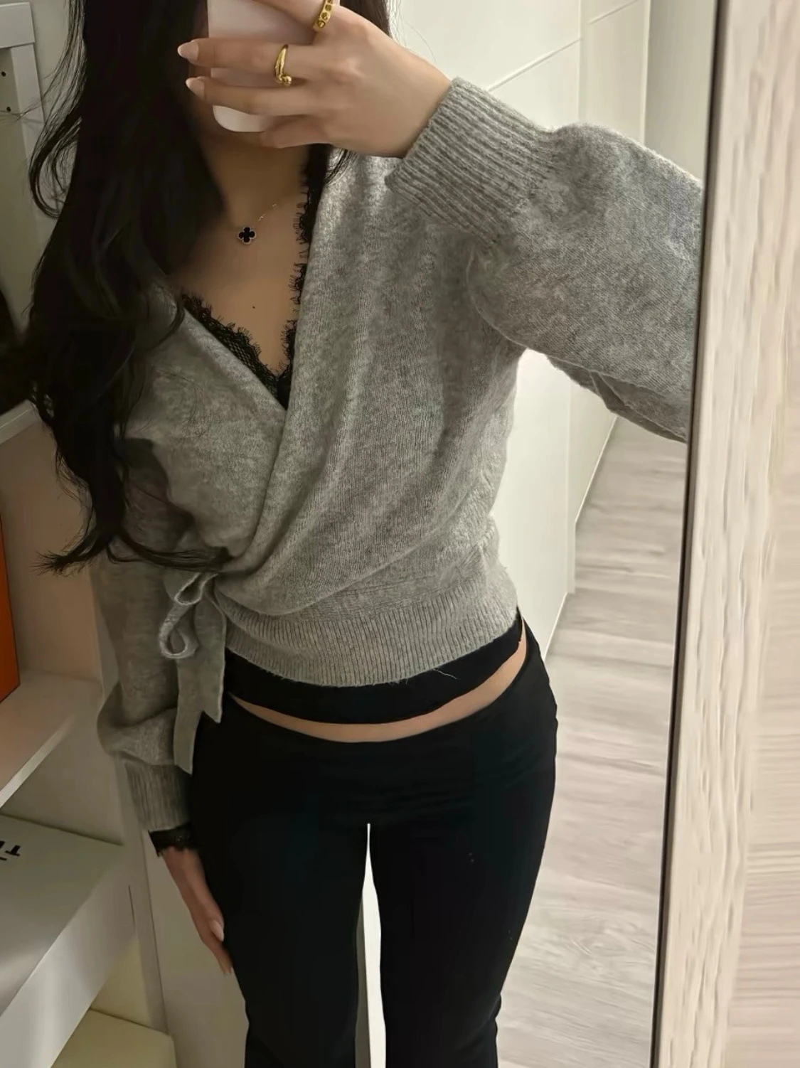 Svarta lågmidjade byxor med slim fit