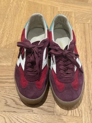 Moa concept sneakers - Så snygga skor från moa concept, aldrig andvända och i så bra skick. Storlek 38, nypris 2600kr