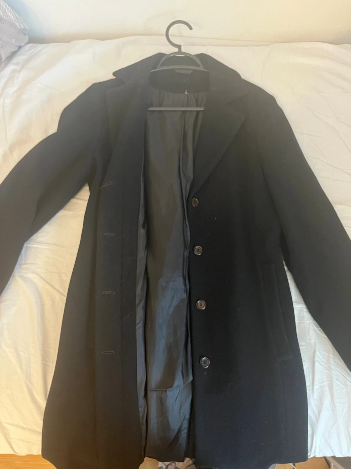 Svart klassisk ullkappa