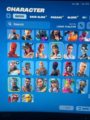 Fortnite konto med OG skins - Säljer just nu detta Fortnite konto som har OG skins,pickage och glider osv. Detta konto har Minty Axe och Leviathan Axe som båda är väldigt rare, kontot är från season 4. Har runt 100skins.