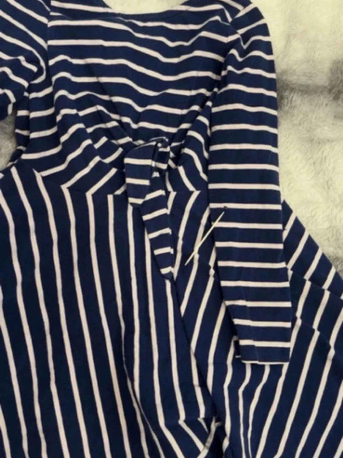 Blåvit randig klänning med knyt - 2