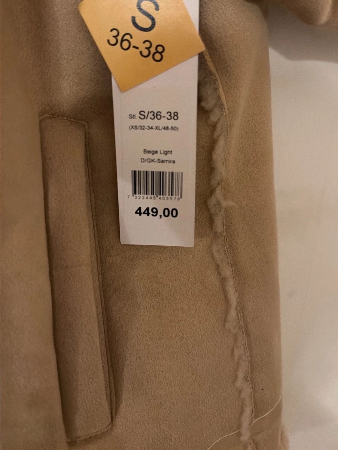 Beige pälsjacka från Storlek S - 1
