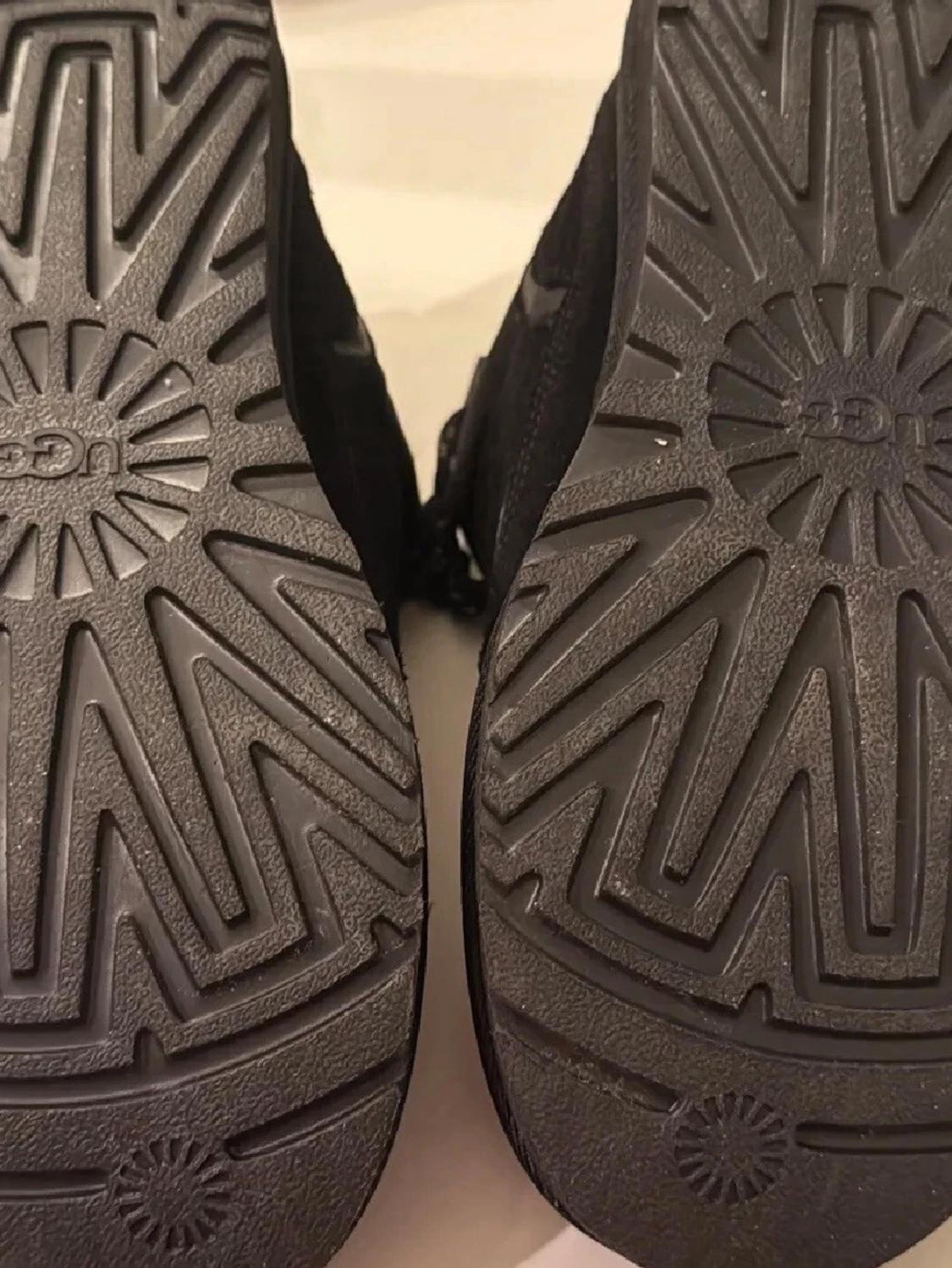 Svarta sneakers från UGG - 1