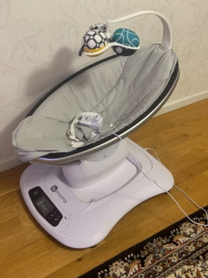 Baby seat - Jag säljer en baby seat som är knappt använd ingen täcken på användning original priset är 2700kr  Denna baby seat är passad för barn som är mellan 3 månader och 1 år