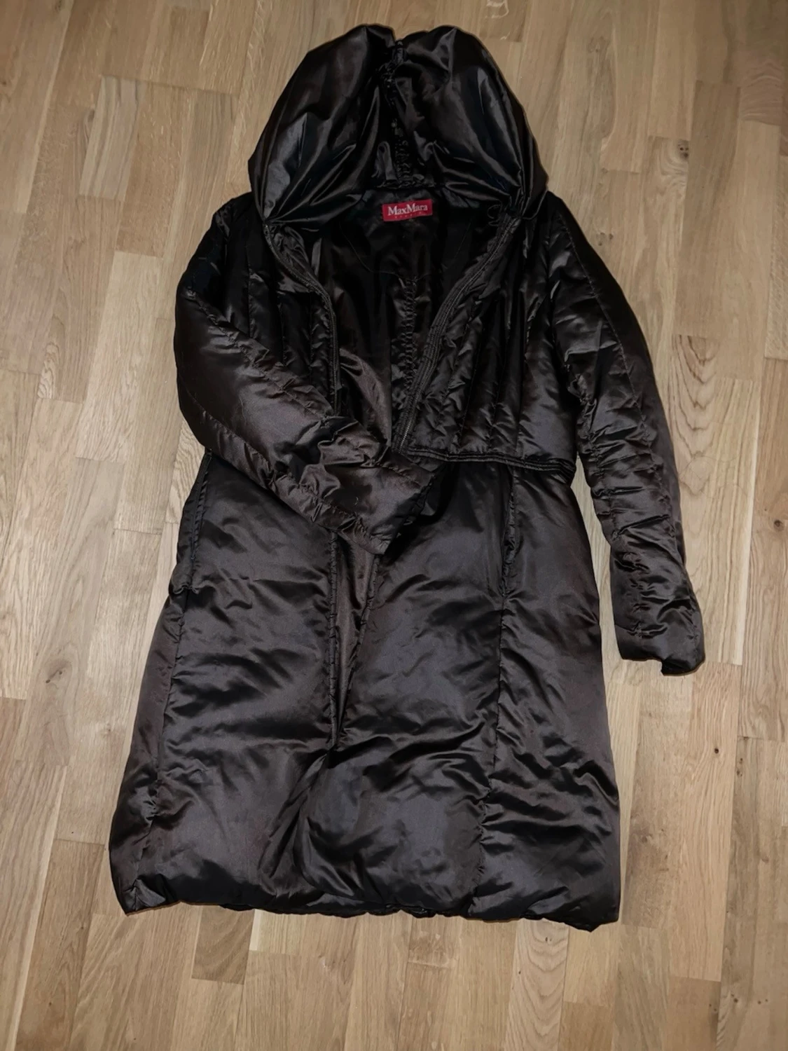 Brun lång dunjacka från Max Mara - 1