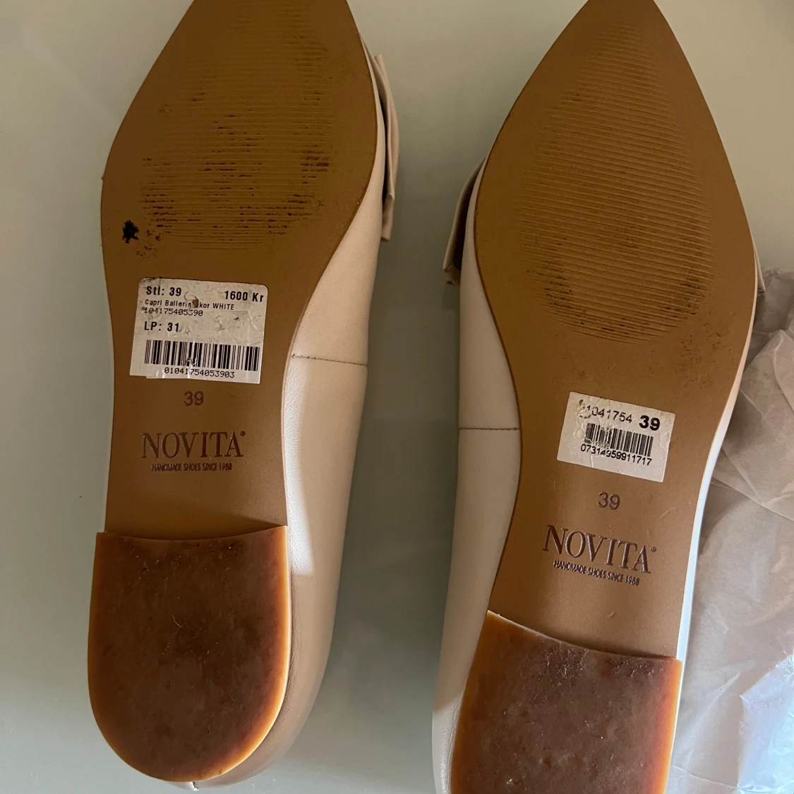 Beige ballerinaskor med rosett Novita - 2