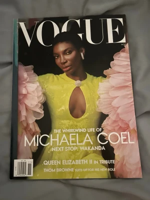 Vogue US November 2022 (Michaela Coel) - Säljer för 200, köper du alla tidningar jag har kan du få dem för 2000 eller 3 för 500<3