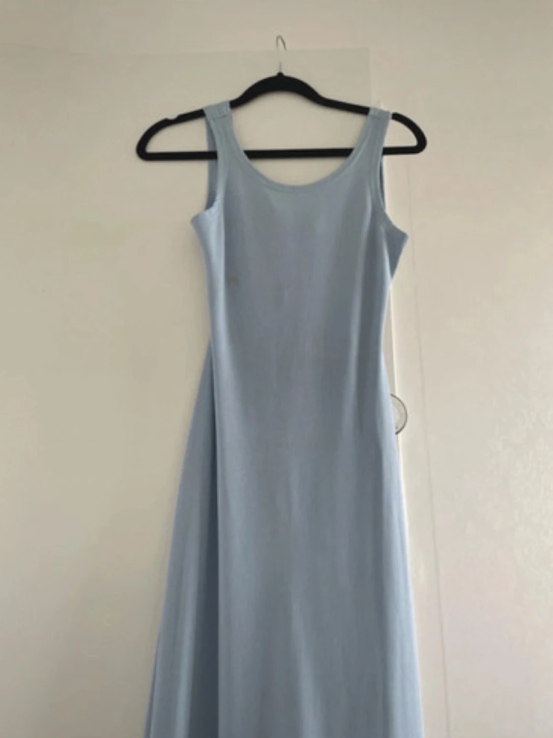 Ljusblå långklänning med öppen rygg