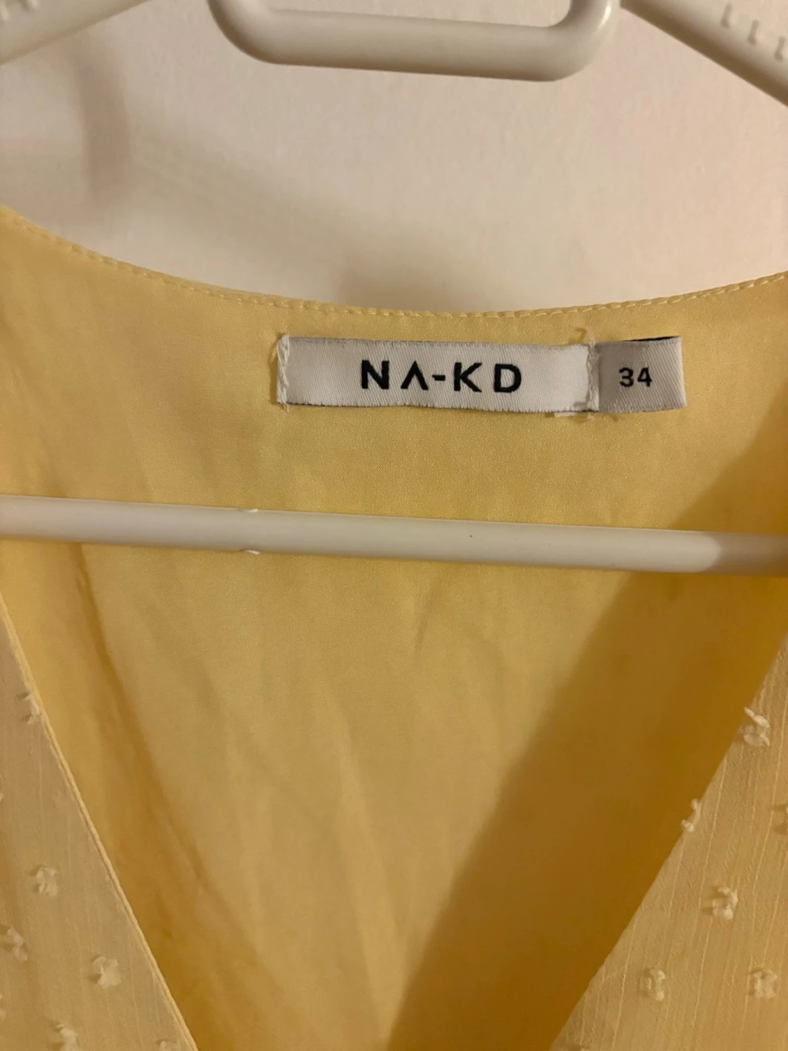 Ljusgul klänning - 1