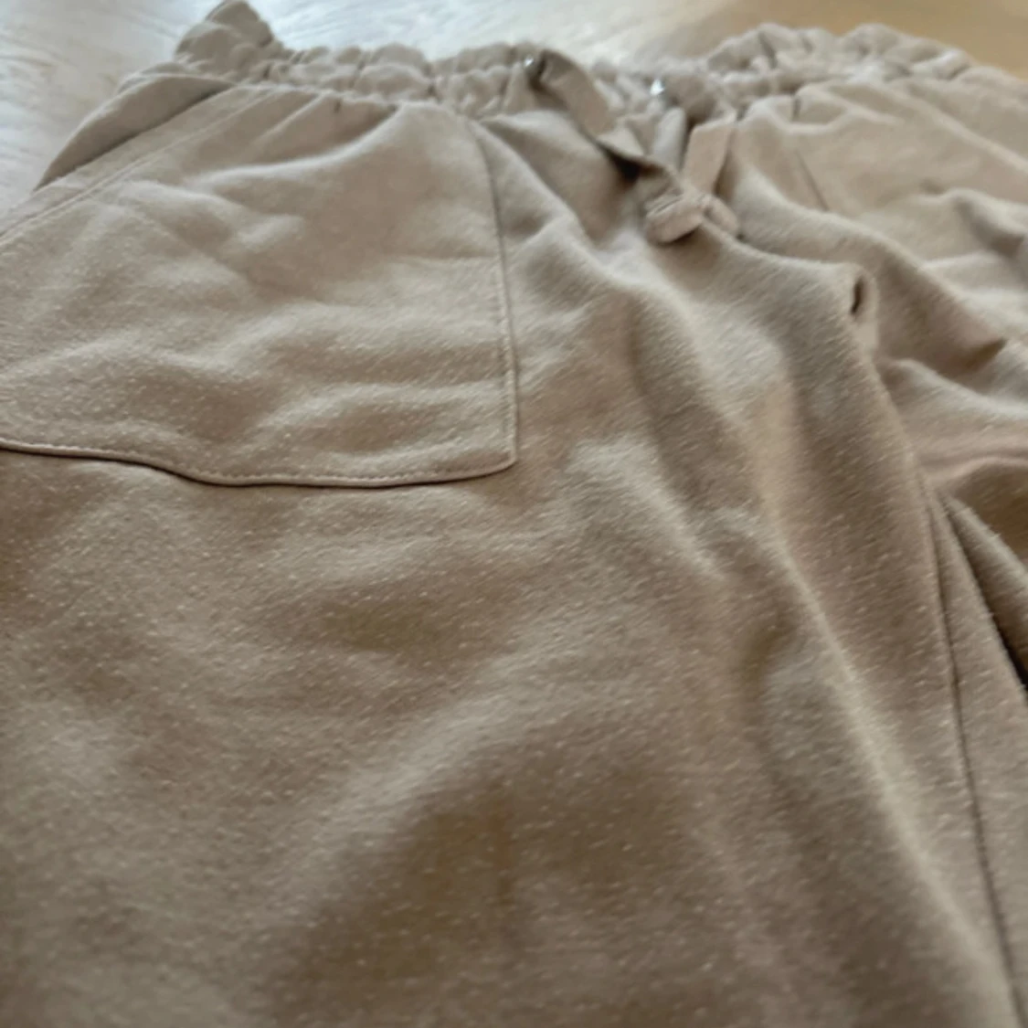 Beige mjukisbyxor från 157 XS - 1